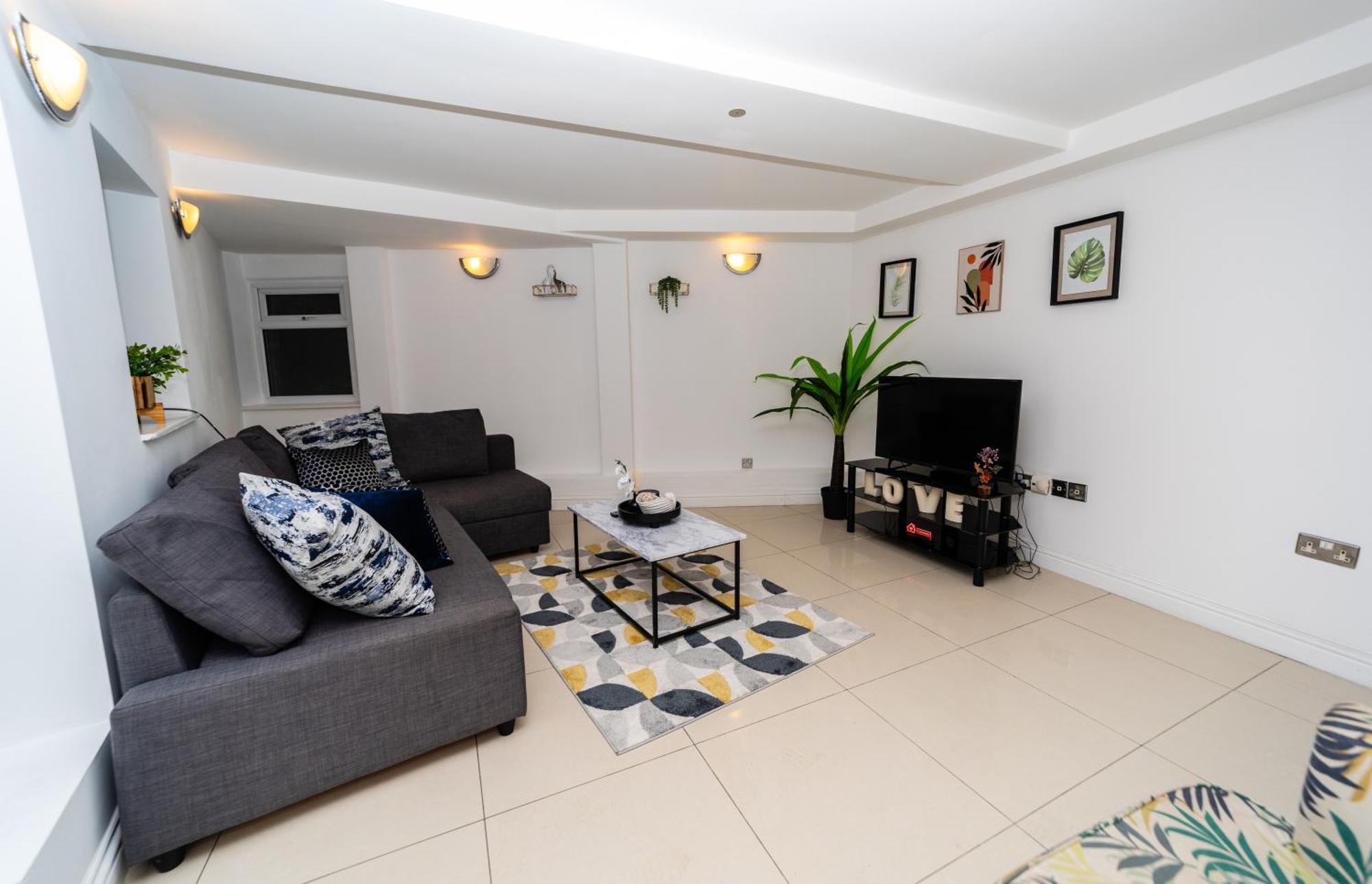Spacious Flat With Patio & Parking In City Centre Reading Exterior foto