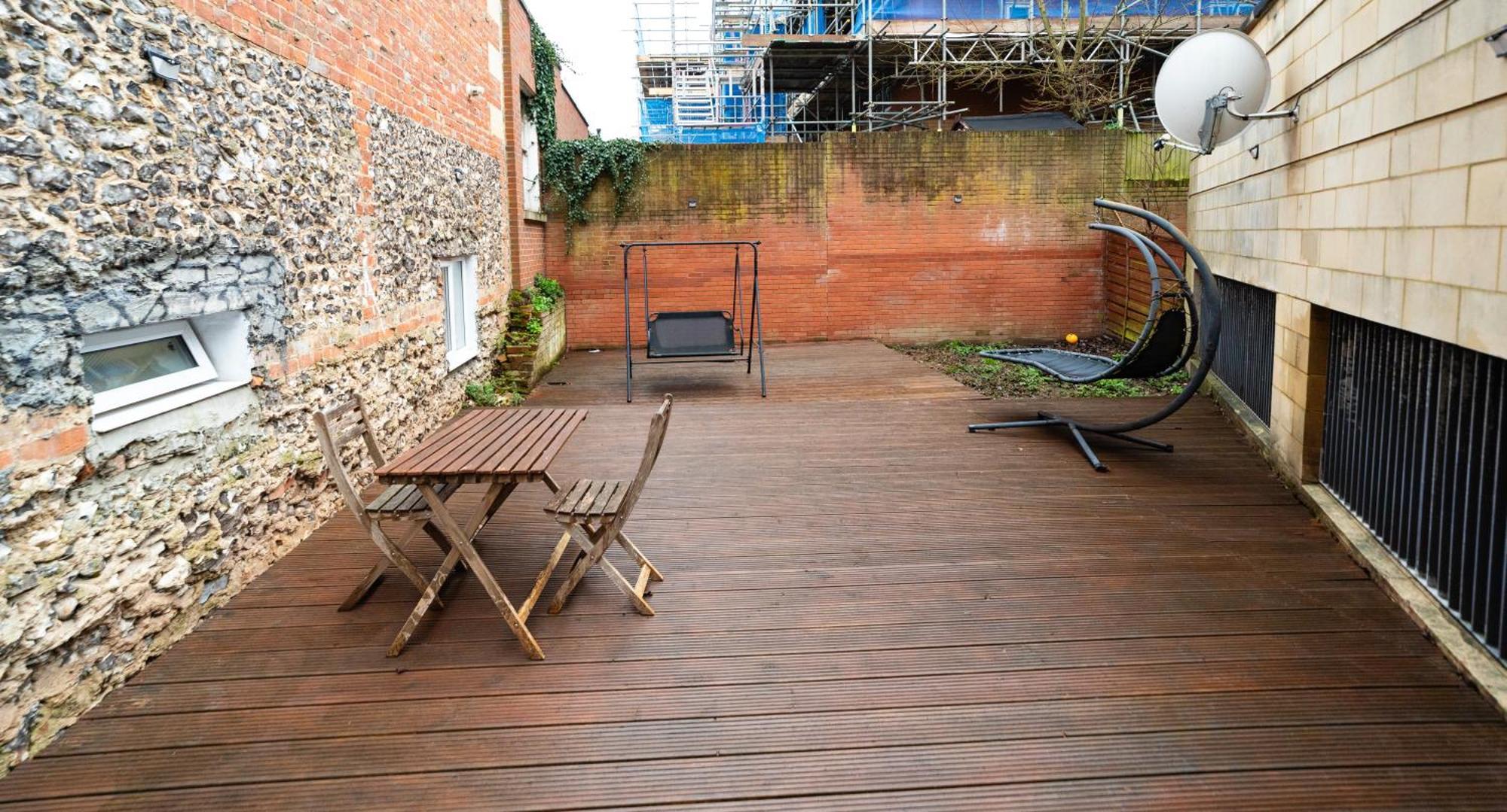 Spacious Flat With Patio & Parking In City Centre Reading Exterior foto