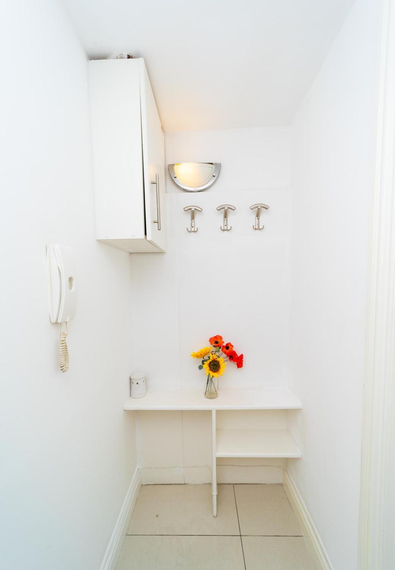 Spacious Flat With Patio & Parking In City Centre Reading Exterior foto