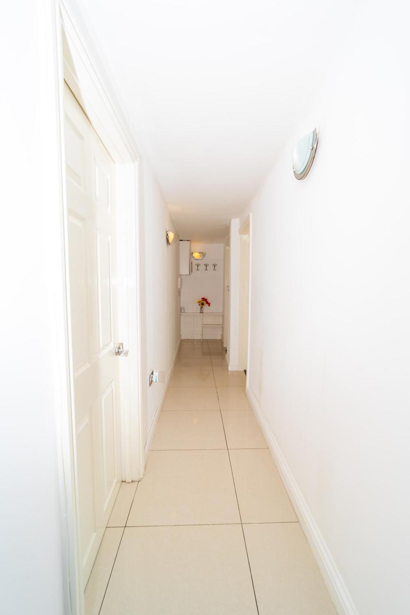 Spacious Flat With Patio & Parking In City Centre Reading Exterior foto