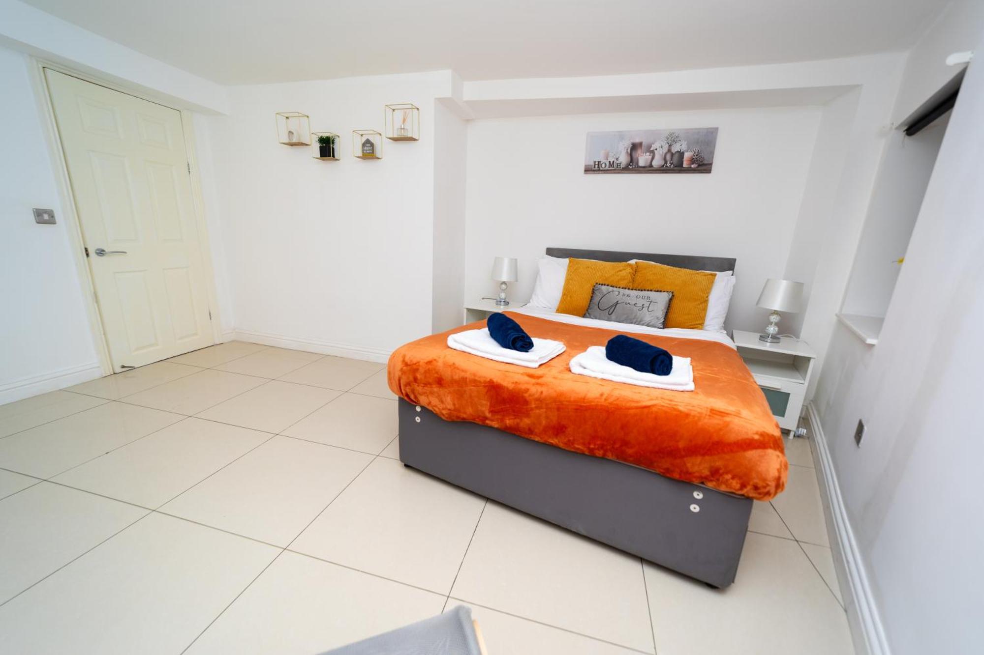 Spacious Flat With Patio & Parking In City Centre Reading Exterior foto