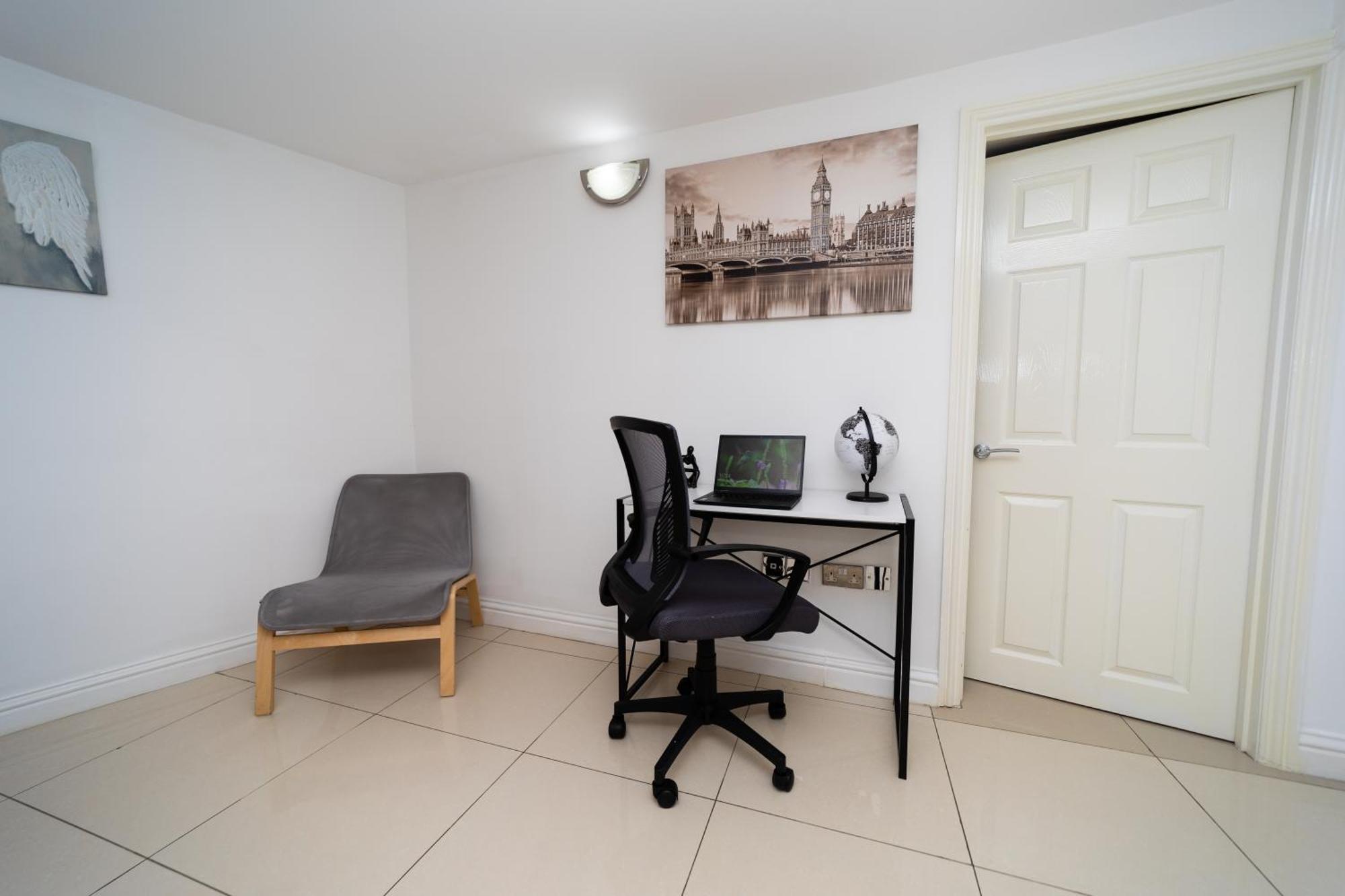 Spacious Flat With Patio & Parking In City Centre Reading Exterior foto