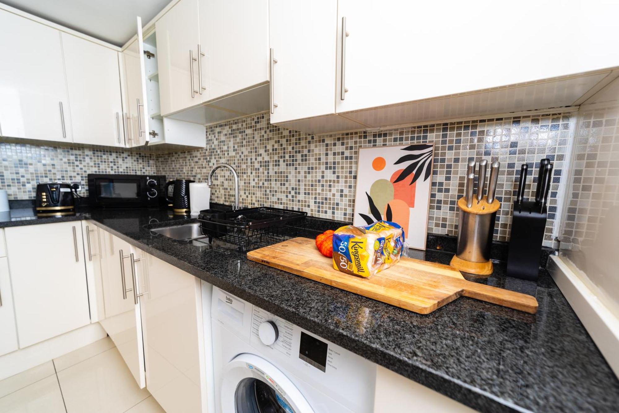 Spacious Flat With Patio & Parking In City Centre Reading Exterior foto
