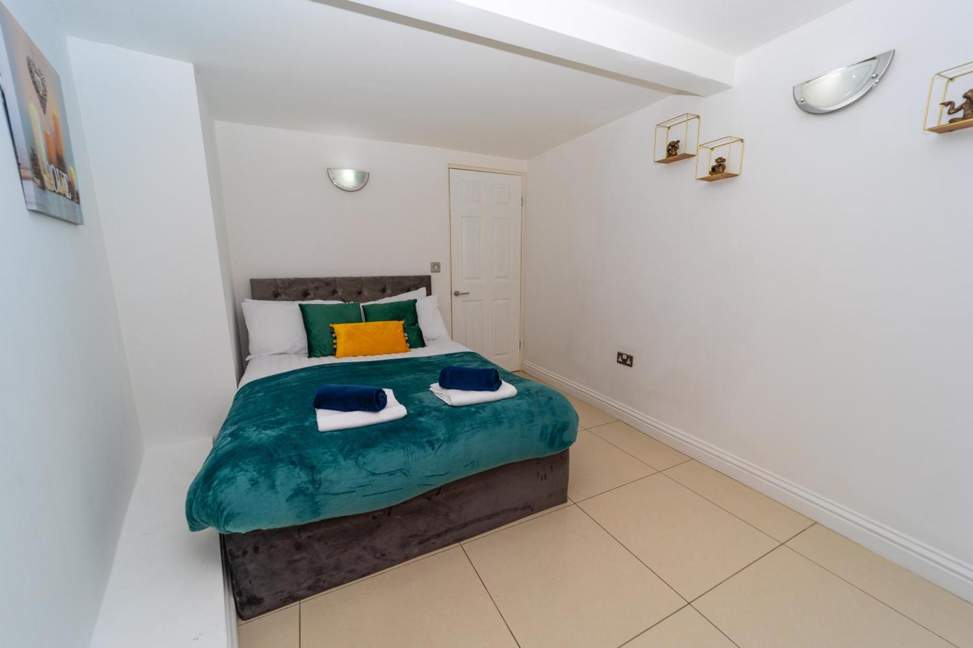 Spacious Flat With Patio & Parking In City Centre Reading Exterior foto